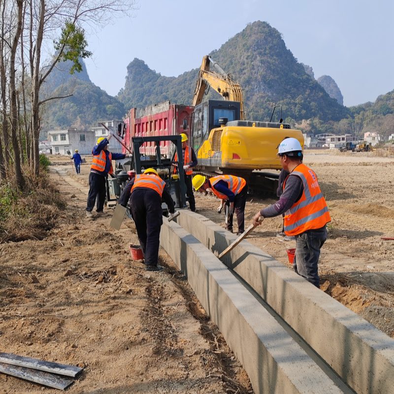 Drainage and irrigation of roadside farmland in Chizhou, Anhui Province